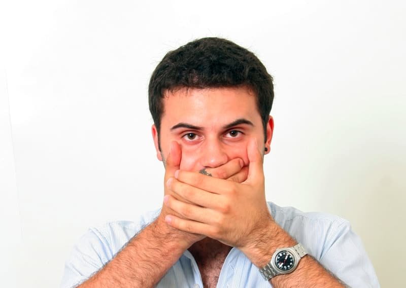 Scared To Speak in French